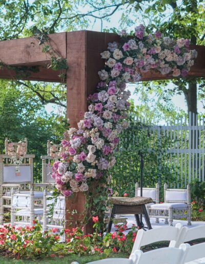 outdoor-floral-wedding-decor