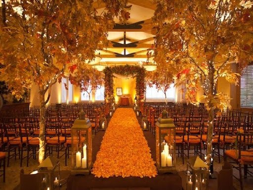 Fall Wedding Floral Decorations: Rustic Charm & Seasonal Blooms