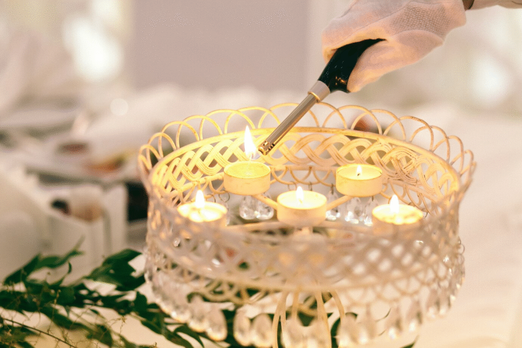 Quick and effective wedding decor ideas for small wedding venues in NJ, including candles, mirrors, layered lighting, and color-cohesive arrangements. Quick and effective wedding decor ideas for small wedding venues in NJ, including candles, mirrors, layered lighting, and color-cohesive arrangements.